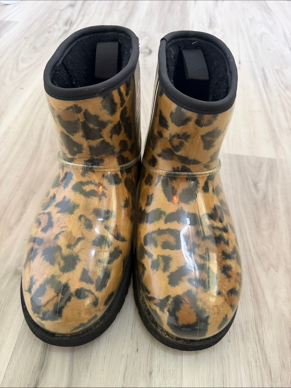 UGG women’s Leopard-Print Waterproof Boots - Tan & Black Sz 8 - Picture 2 of 6